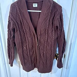 Sunday best Aritzia sweater *accepting offers read full description